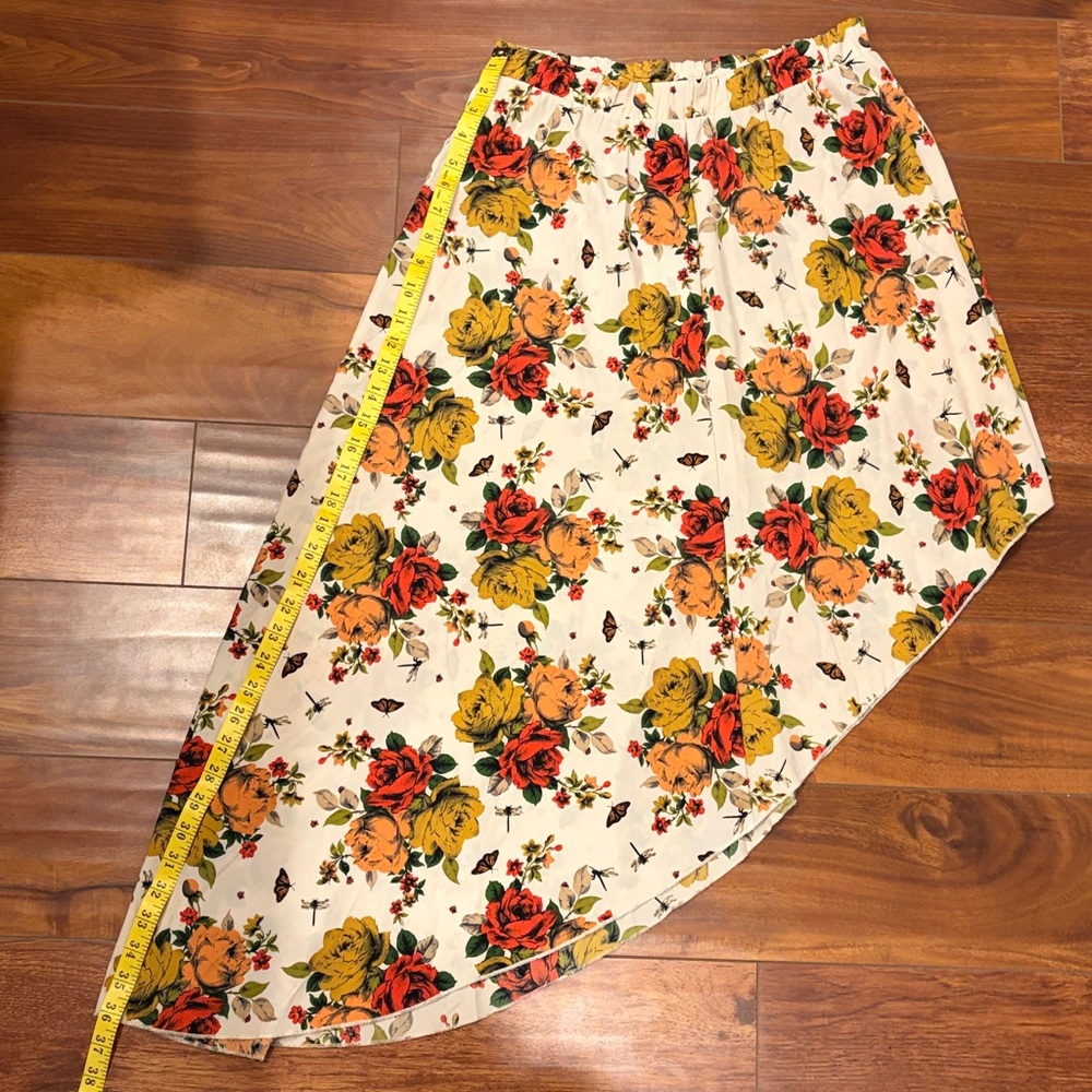 Ktoo Asymmetrical Floral Skirt in Cream with Floral Design, Size Small - Picture 8 of 9
